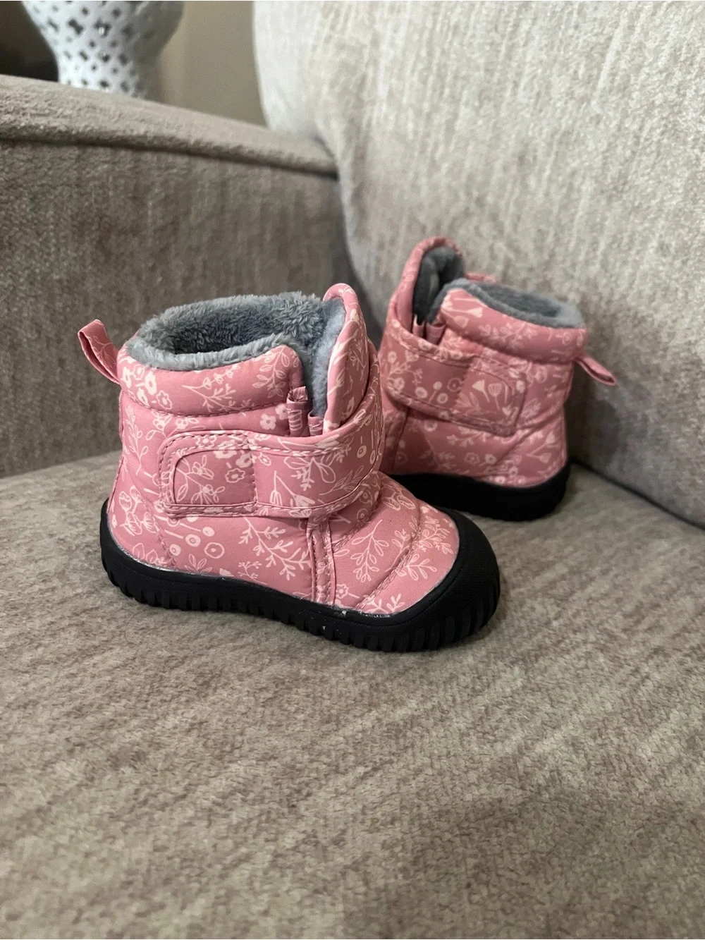 Toddler Pink Floral Snow Boots with Soft Gray Lining Size 4
